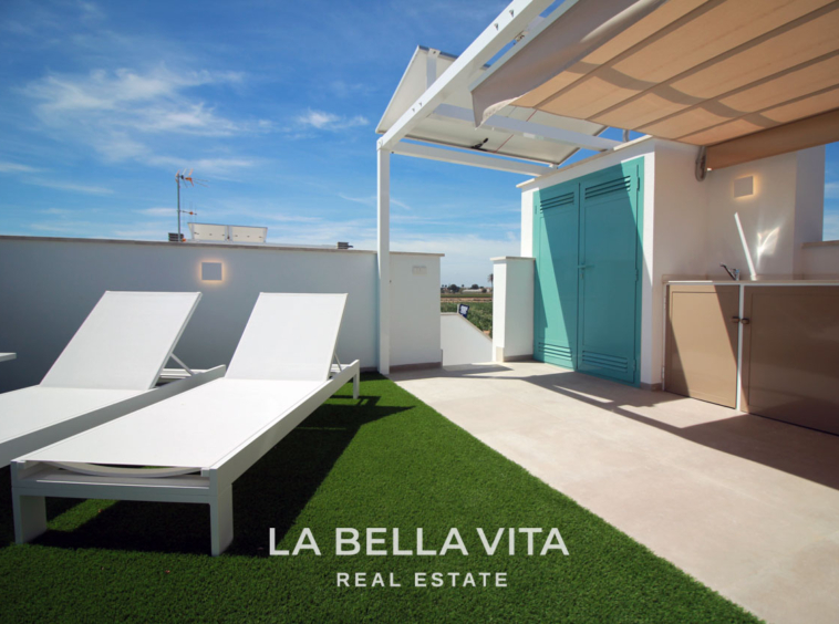 New Build top floor Apartments with solarium for sale by the beach in Torre de la Horadada, Alicante, Spain