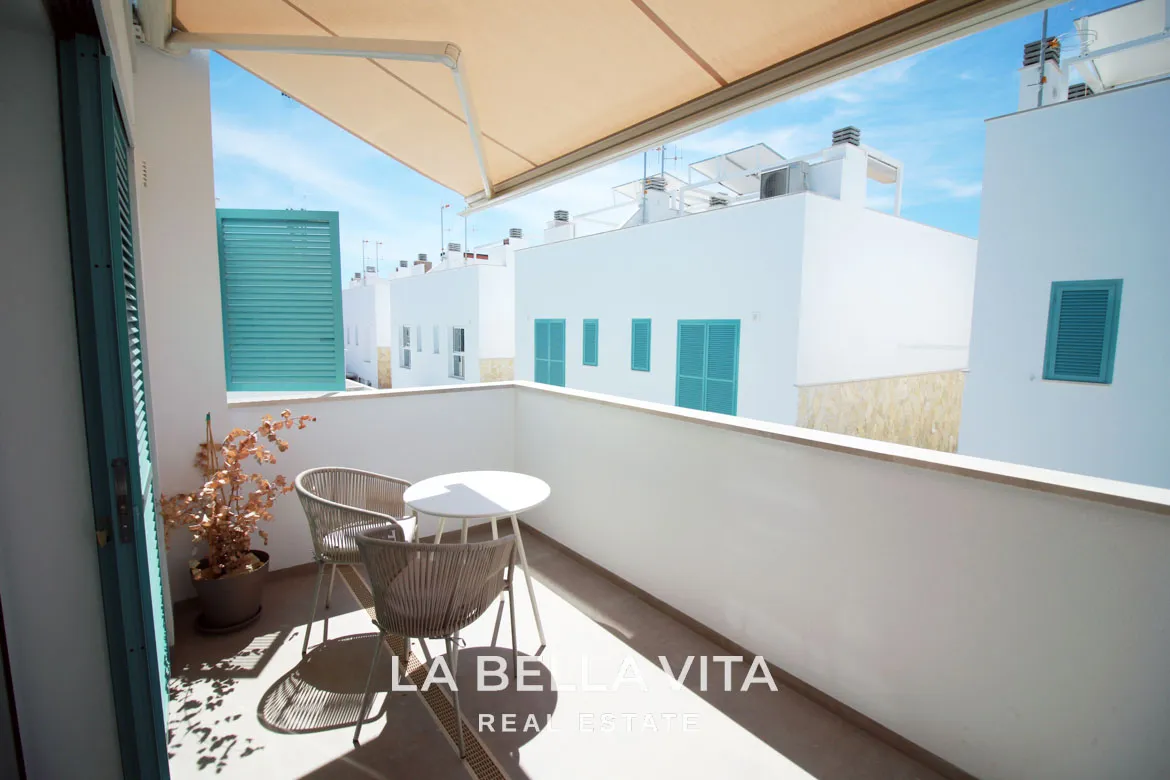 New Build top floor Apartments with solarium for sale by the beach in Torre de la Horadada, Alicante, Spain