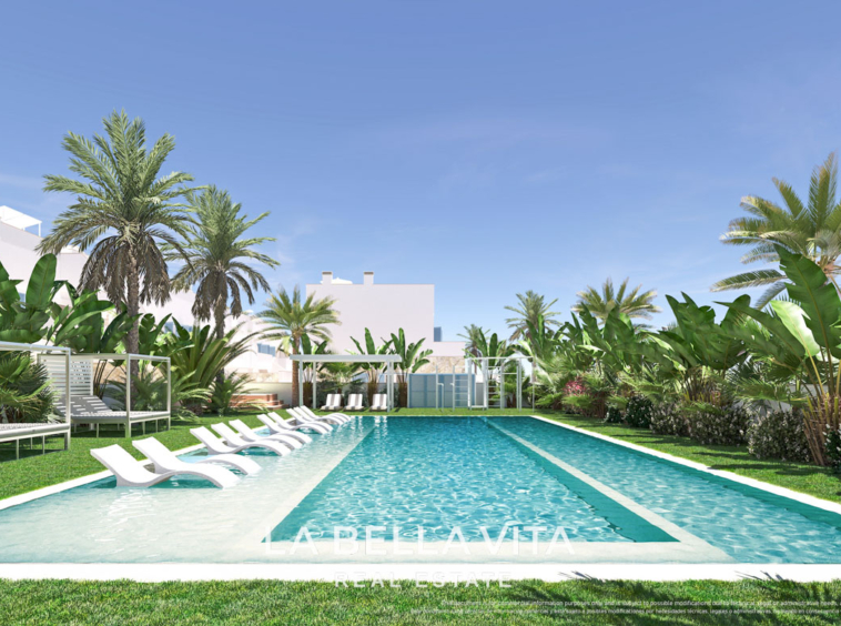 New Build top floor Apartments with solarium for sale by the beach in Torre de la Horadada, Alicante, Spain