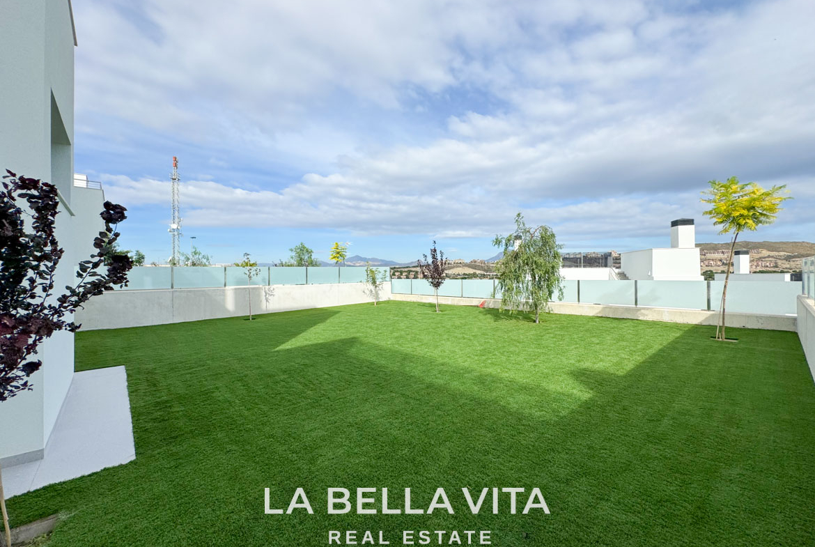 New Build Villas with sea views for sale in Mutxamel, Alicante