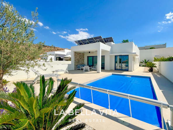 New Build Independent Villas with private pools for sale in Benijofar, Alicante