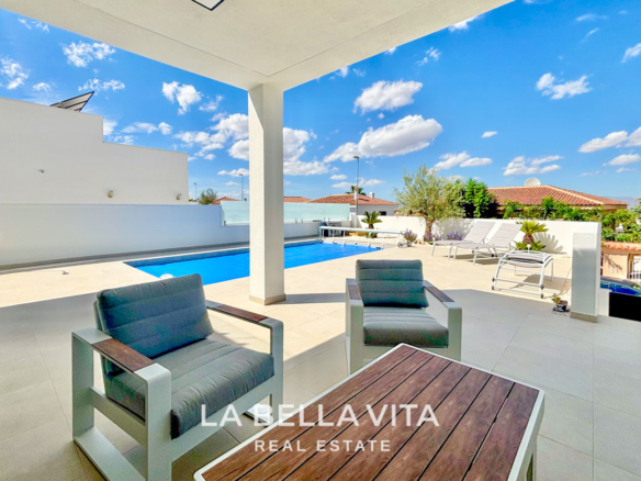 New Build Independent Villas with private pools for sale in Benijofar, Alicante