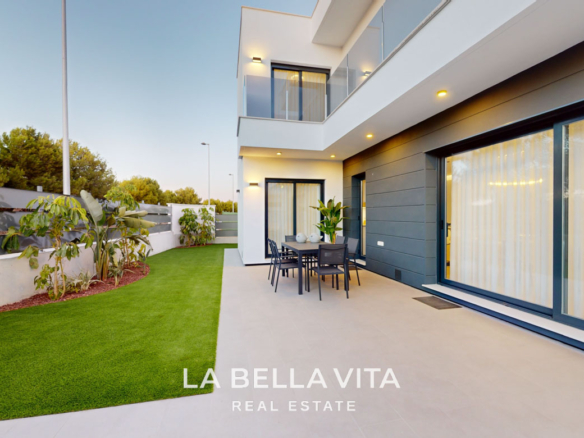 New Build Properties with private pools for sale in Roda Golf, Murcia, Spain