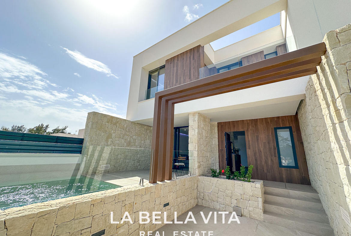 New Build properties with private pool, basement and solarium for sale in Dolores, Alicante