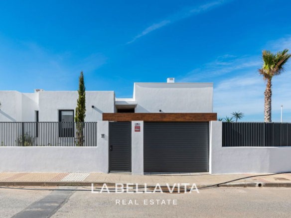 Independent New Build Villas with private pools for Sale in Mar de Cristal, Mar Menor, Murcia, Spain