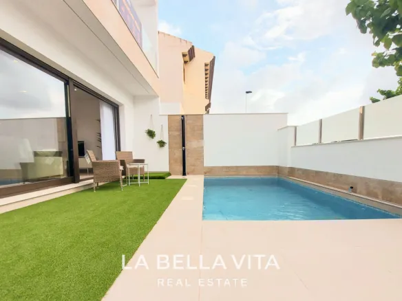 Modern New Build Townhouses with private pools for sale in San Pedro del Pinatar, Murcia