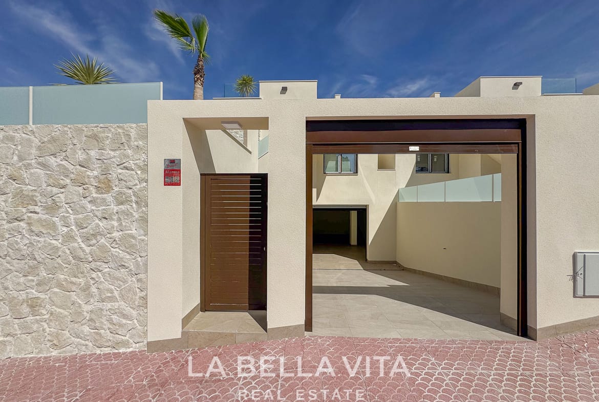New Build Villas with Private Pools and Basements for sale in Ciudad Quesada, Alicante