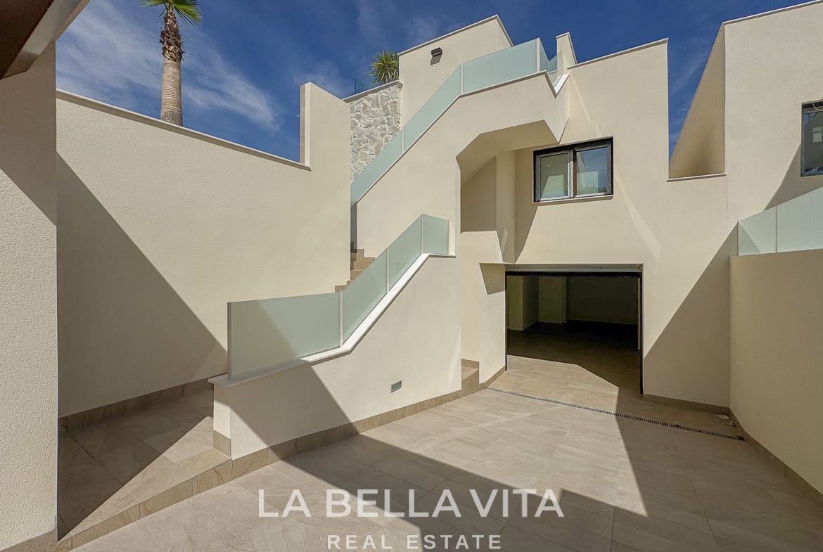 New Build Villas with Private Pools and Basements for sale in Ciudad Quesada, Alicante