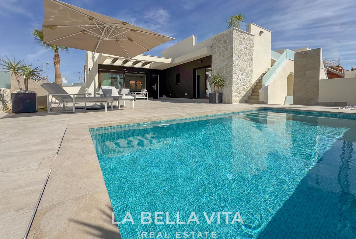 New Build Villas with Private Pools and Basements for sale in Ciudad Quesada, Alicante