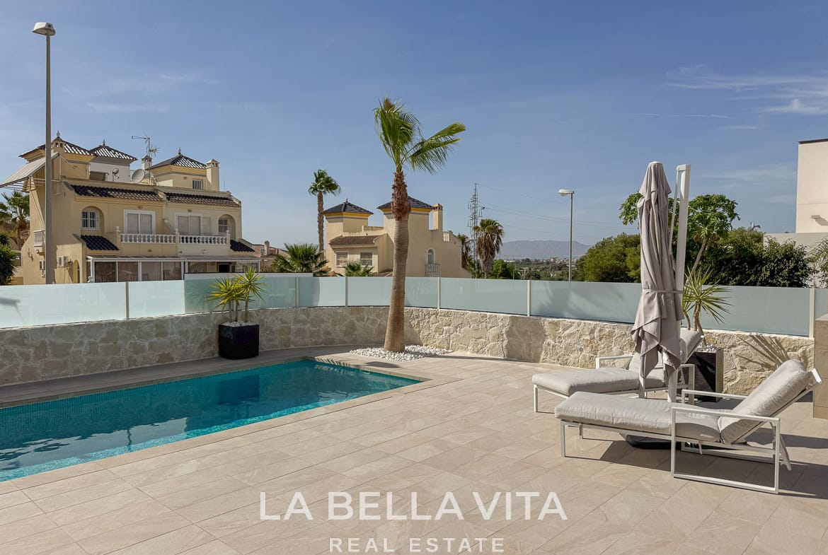 New Build Villas with Private Pools and Basements for sale in Ciudad Quesada, Alicante