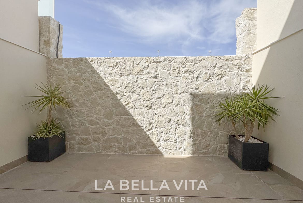 New Build Villas with Private Pools and Basements for sale in Ciudad Quesada, Alicante