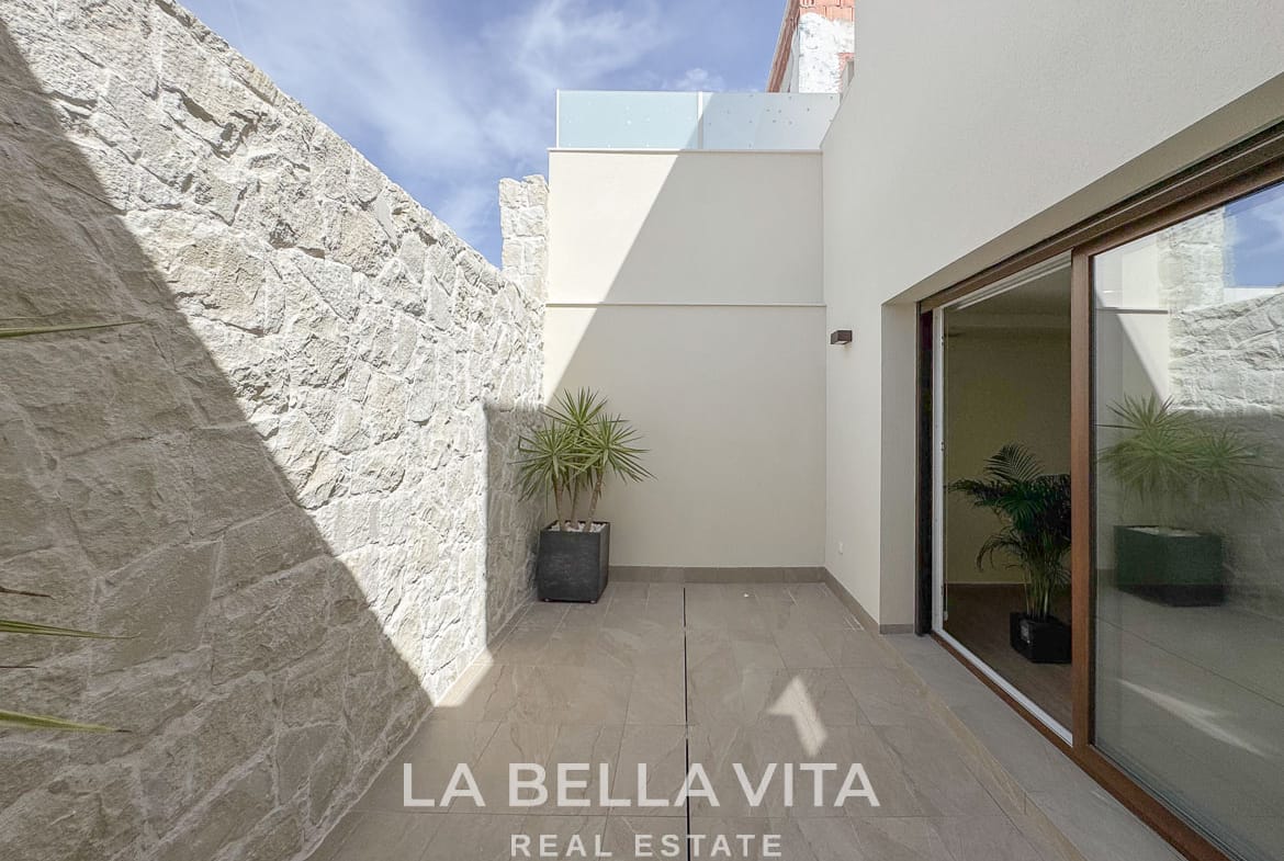 New Build Villas with Private Pools and Basements for sale in Ciudad Quesada, Alicante