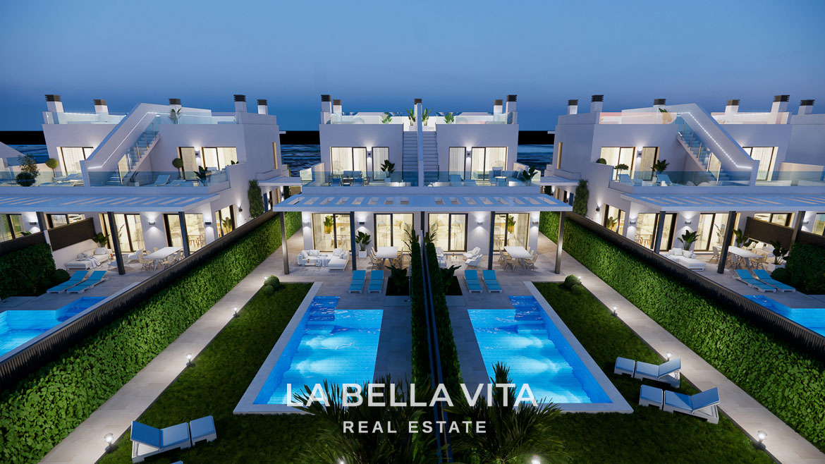 Exclusive Beachfront Villas with private pools and sea views for sale in Los Alcazares – Prime Location on the Mar Menor