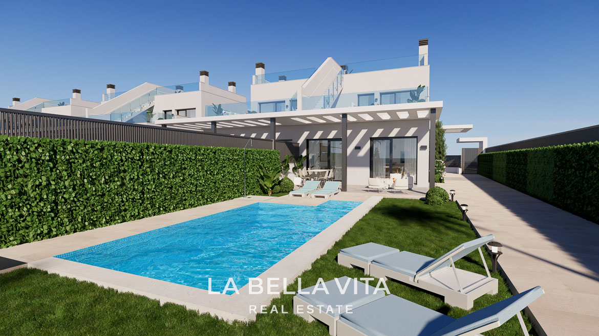 Exclusive Beachfront Villas with private pools and sea views for sale in Los Alcazares – Prime Location on the Mar Menor