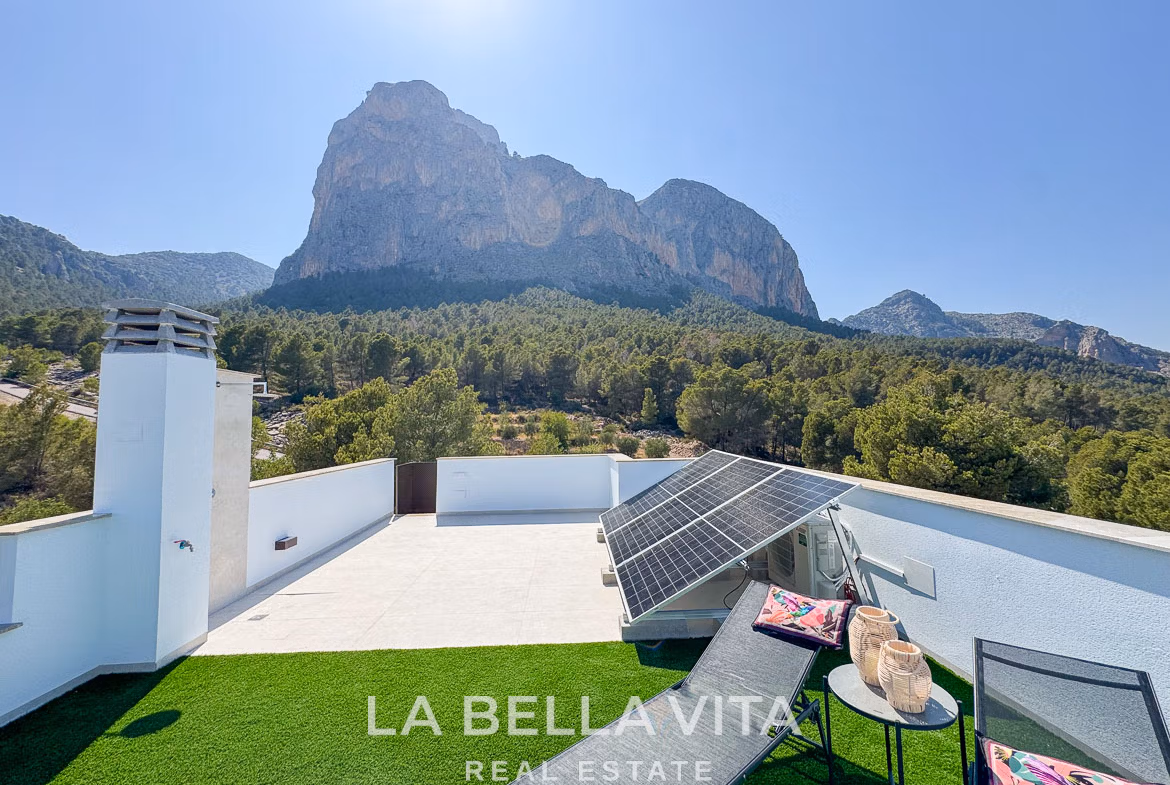 Luxury New Build Properties with sea views for sale in Polop Hills