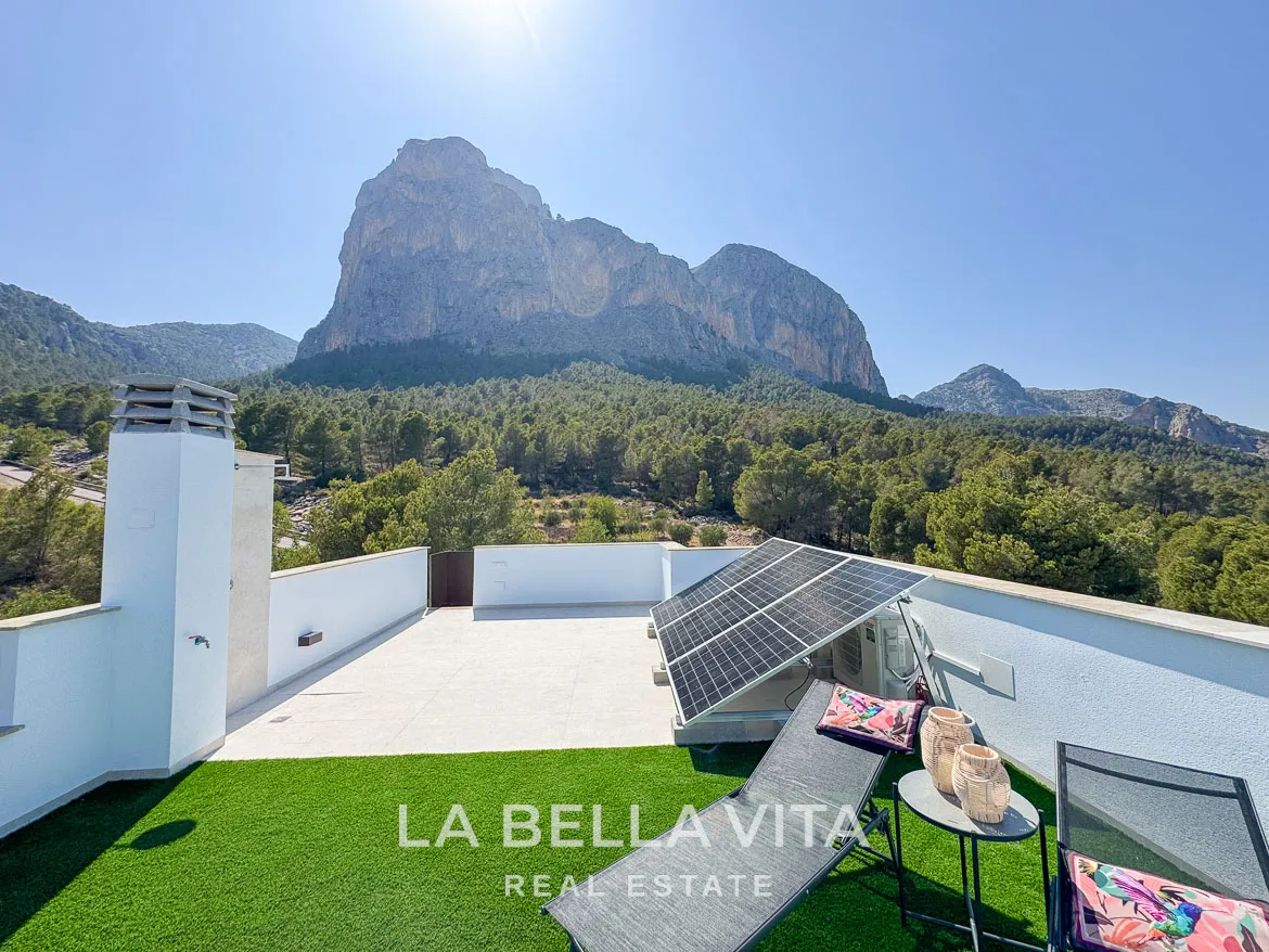 Luxury New Build Properties with sea views for sale in Polop Hills
