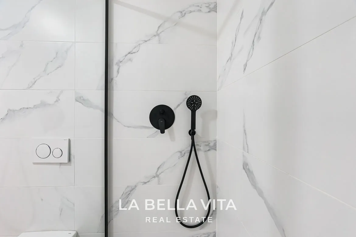 Modern New Build Villa with Private Pool and Solarium for Sale – Just 300 Meters Walking to the Beach in Torre de la Horadada