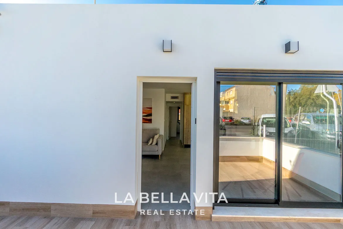 Modern New Build Villa with Private Pool and Solarium for Sale – Just 300 Meters Walking to the Beach in Torre de la Horadada