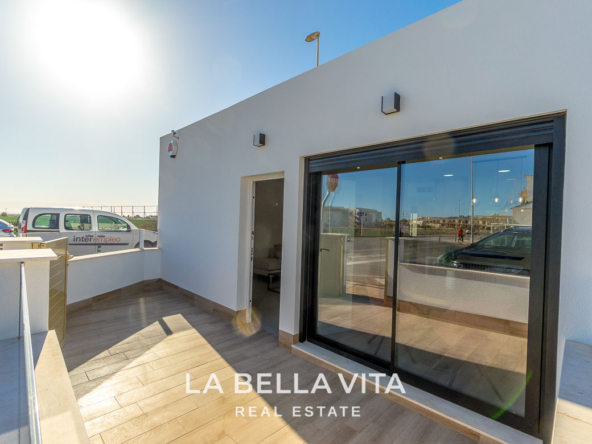 Modern New Build Villa with Private Pool and Solarium for Sale – Just 300 Meters Walking to the Beach in Torre de la Horadada