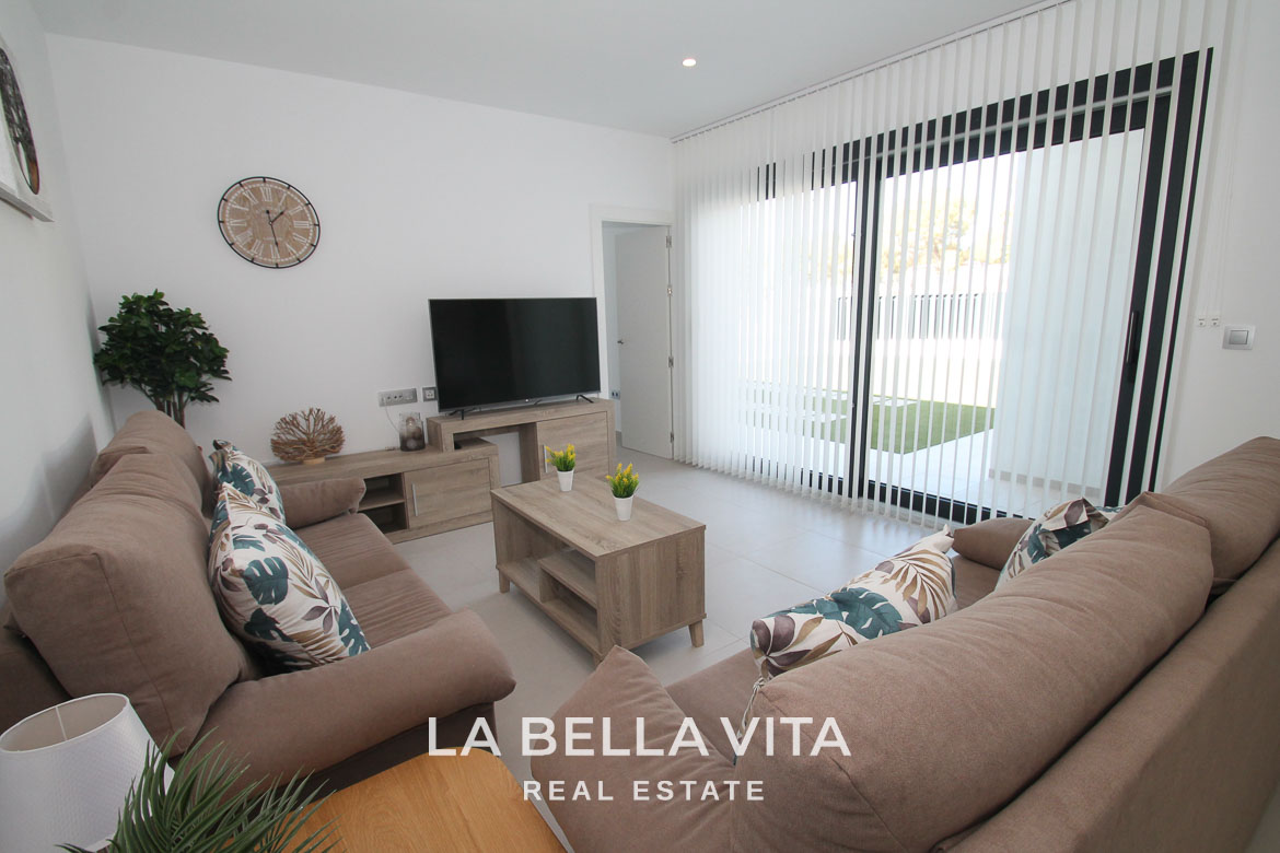 Modern Resale single-storey Villa for sale in Lo Romero Golf, Pilar de la Horadada – Exclusive Opportunity!