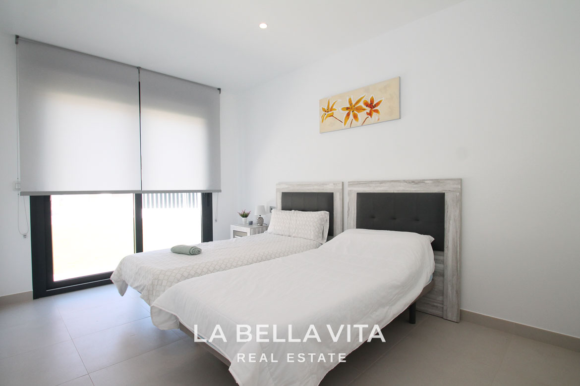 Modern Resale single-storey Villa for sale in Lo Romero Golf, Pilar de la Horadada – Exclusive Opportunity!