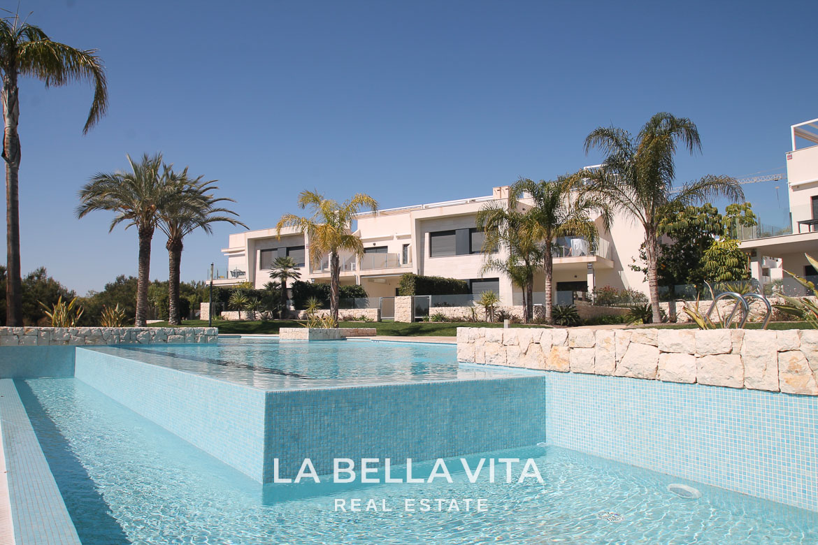 Modern Resale single-storey Villa for sale in Lo Romero Golf, Pilar de la Horadada – Exclusive Opportunity!