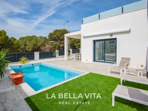 Modern new build Single-Storey Villas for Sale in Pinar de Campoverde – Spacious Plots and Private Pools