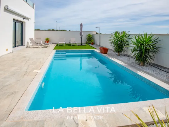 Modern new build Single-Storey Villas for Sale in Pinar de Campoverde – Spacious Plots and Private Pools