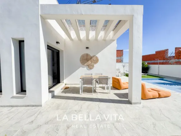 Modern new build Single-Storey Villas for Sale in Pinar de Campoverde – Spacious Plots and Private Pools