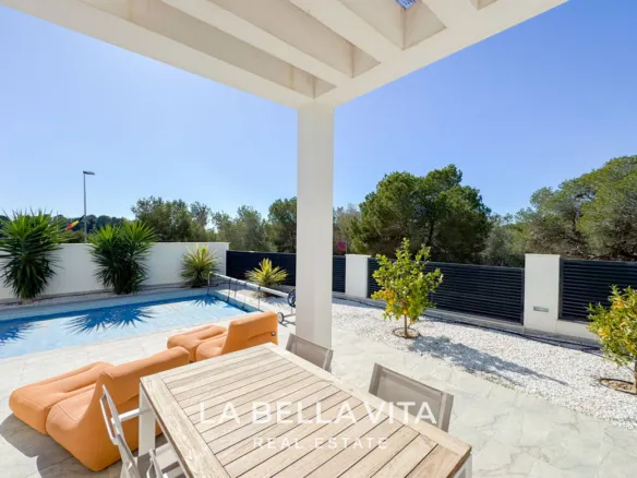 Modern new build Single-Storey Villas for Sale in Pinar de Campoverde – Spacious Plots and Private Pools