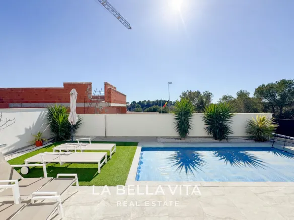 Modern new build Single-Storey Villas for Sale in Pinar de Campoverde – Spacious Plots and Private Pools