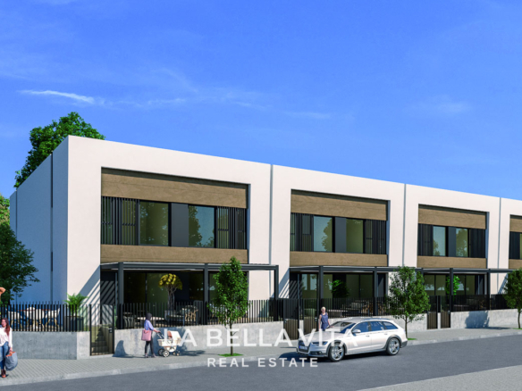 New Build Townhouses for sale in Dolores – Affordable Properties with a Communal Pool