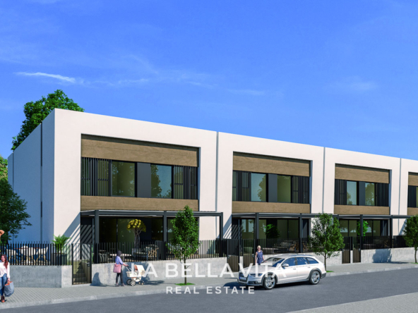 New Build Townhouses for sale in Dolores – Affordable Properties with a Communal Pool