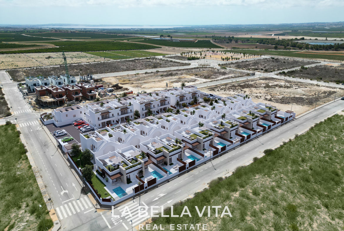 Modern Semi-Detached single-storey New Build Villas for Sale in Vistabella Golf with Private Pool and optional solarium