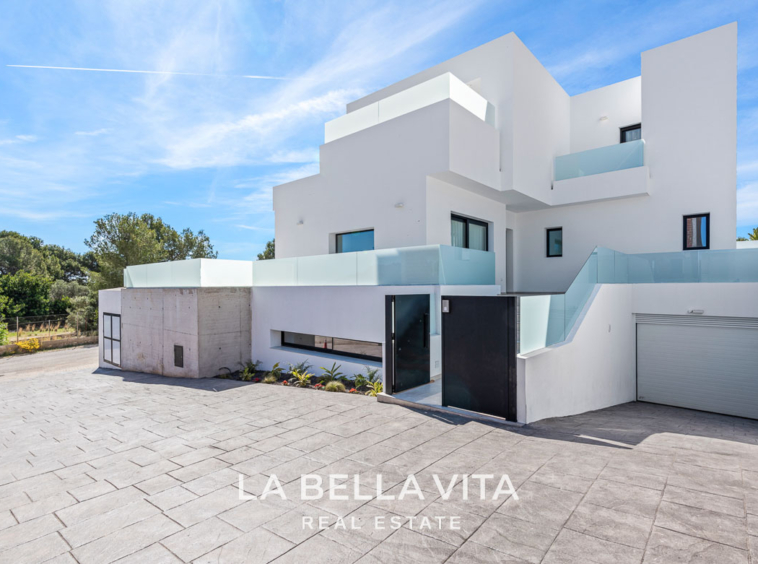 Stunning New Build Luxury Properties with private pool, garage and basement for sale in Polop, Alicante