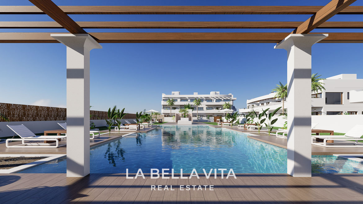 Modern Mediterranean-Style New Build Apartments with Sea Views for Sale in Serena Golf, Los Alcázares