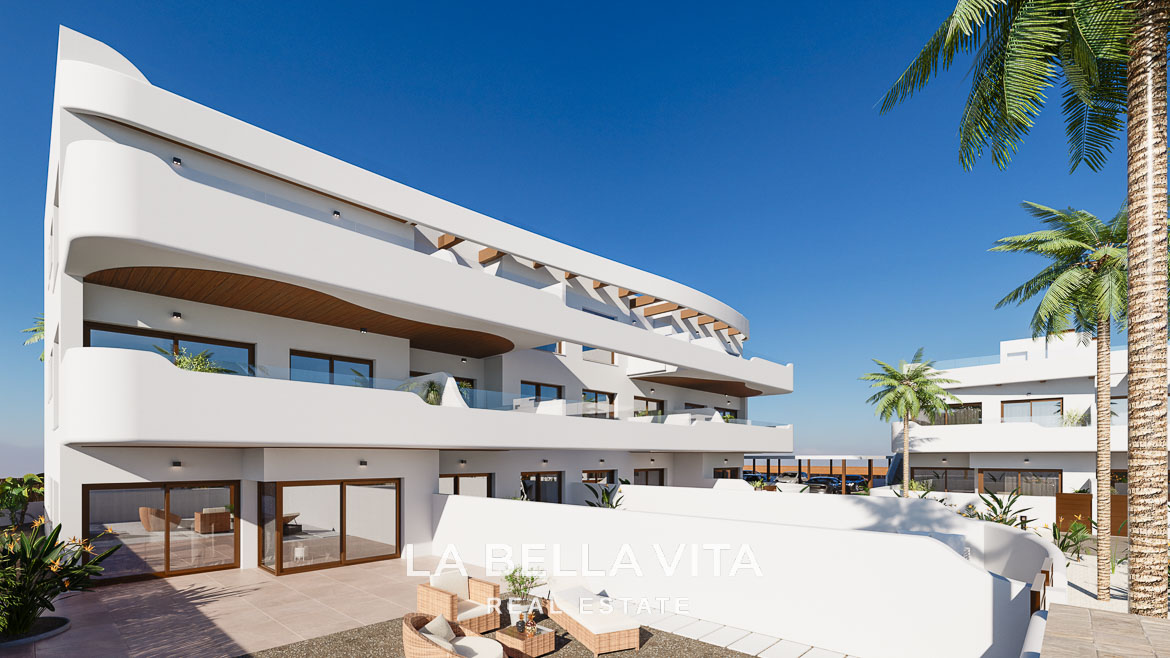Modern Mediterranean-Style New Build Apartments with Sea Views for Sale in Serena Golf, Los Alcázares