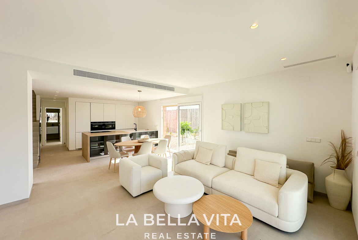 Modern New Build Independent Villas with Pools for sale in La Herrada, Los Montesinos