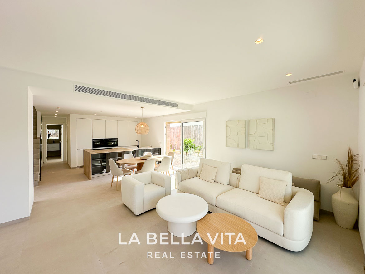 Modern New Build Independent Villas with Pools for sale in La Herrada, Los Montesinos