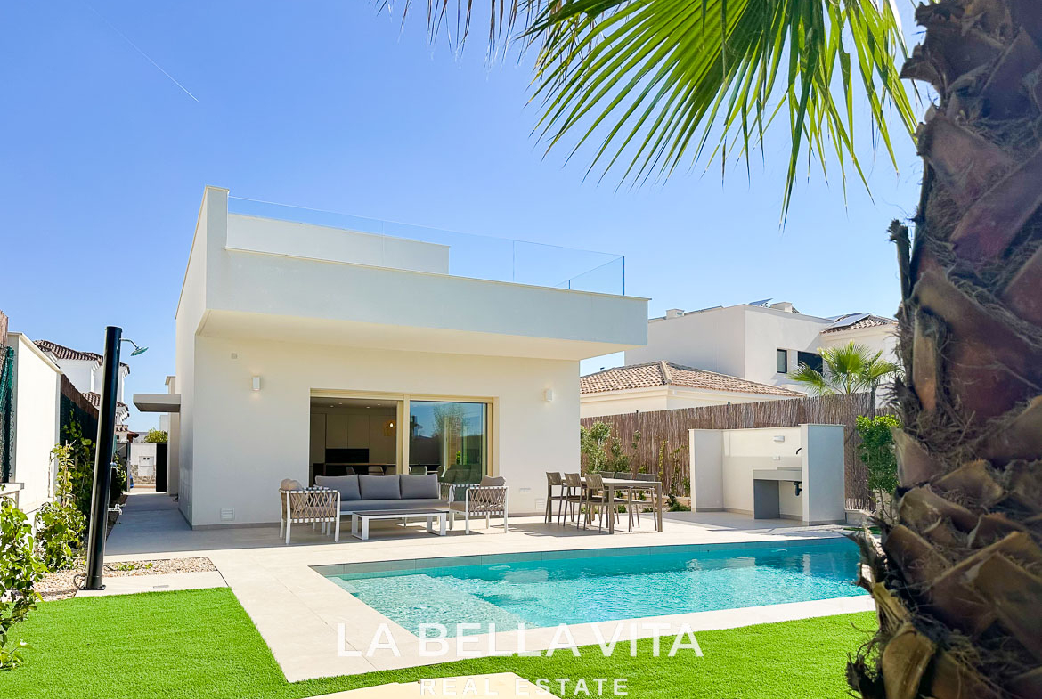 Modern New Build Independent Villas with Pools for sale in La Herrada, Los Montesinos