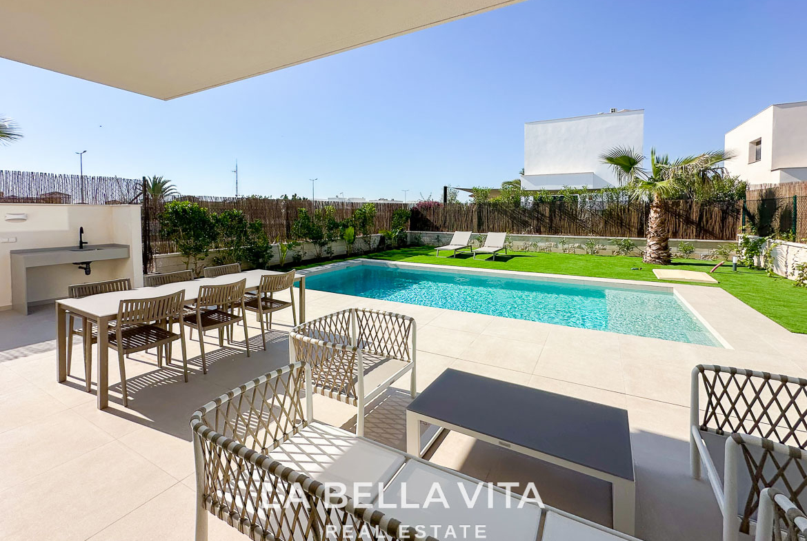 Modern New Build Independent Villas with Pools for sale in La Herrada, Los Montesinos