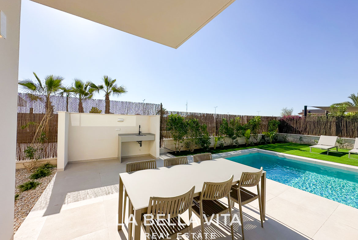 Modern New Build Independent Villas with Pools for sale in La Herrada, Los Montesinos