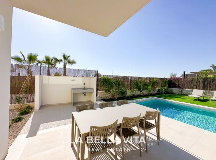 Modern New Build Independent Villas with Pools for sale in La Herrada, Los Montesinos