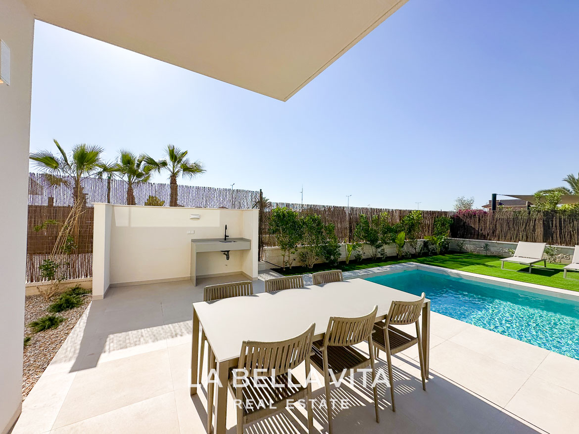 Modern New Build Independent Villas with Pools for sale in La Herrada, Los Montesinos