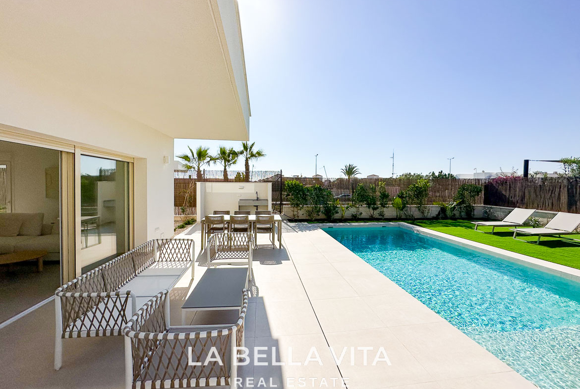 Modern New Build Independent Villas with Pools for sale in La Herrada, Los Montesinos