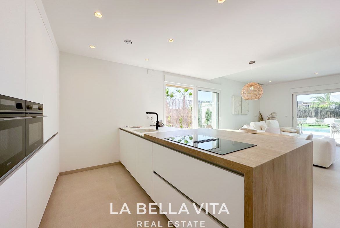 Modern New Build Independent Villas with Pools for sale in La Herrada, Los Montesinos
