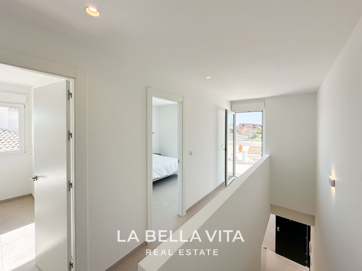 Modern New Build Independent Villas with Pools for sale in La Herrada, Los Montesinos