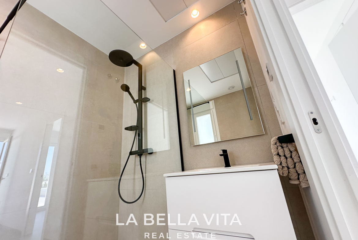 Modern New Build Independent Villas with Pools for sale in La Herrada, Los Montesinos