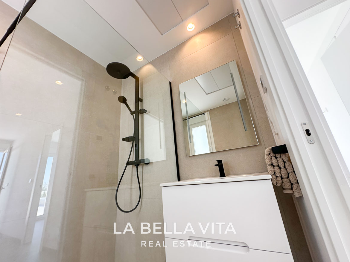 Modern New Build Independent Villas with Pools for sale in La Herrada, Los Montesinos
