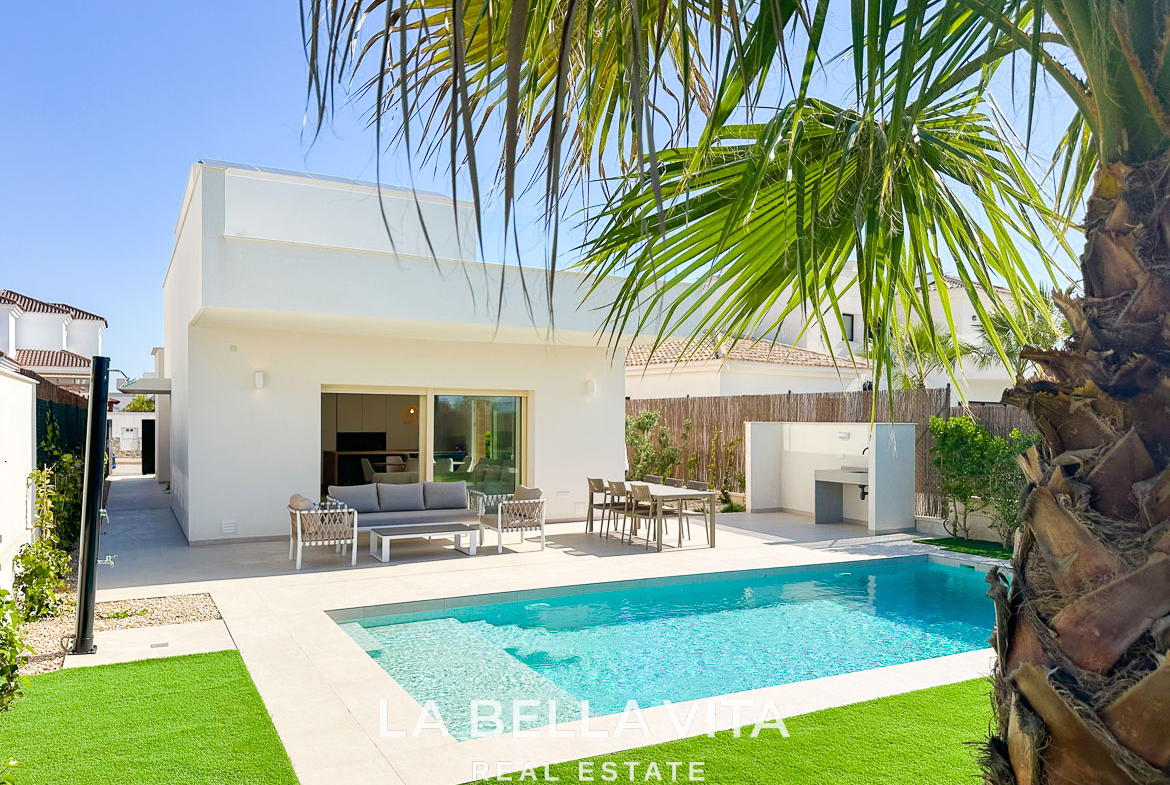 Modern New Build Independent Villas with Pools for sale in La Herrada, Los Montesinos